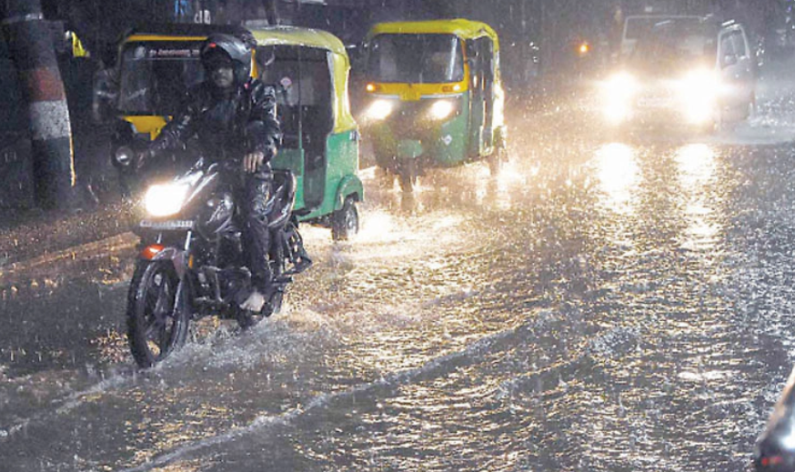 Bengaluru Rain: ಒಂದೇ ತಾಸಿನ ಭಾರಿ ಮಳೆಗೆ ರಾಜಧಾನಿ ಅಸ್ತವ್ಯಸ್ತ