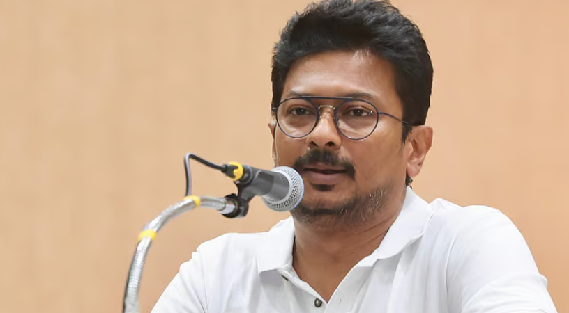 "தமிழ்நாடு, சர்க்கஸ் கும்பலிடம் மாட்டிக்கொண்டிருக்கிறது.!"- உதயநிதி ஸ்டாலின்